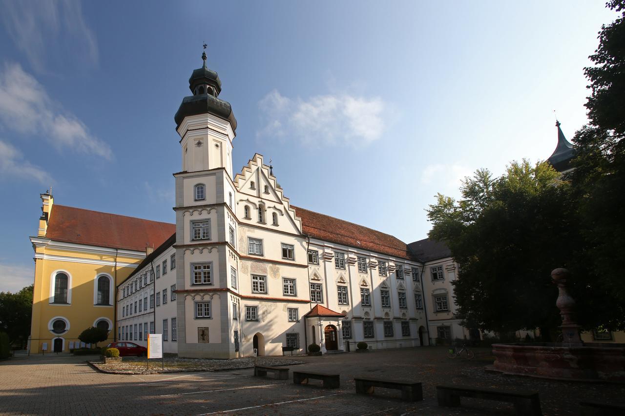 Готель Jugendhaus St. Norbert Rot an der Rot Екстер'єр фото